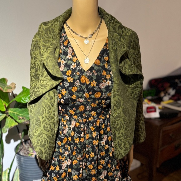 Muted floral print Black 3/4 sleeve dress Perfect for fall! - Picture 9 of 9